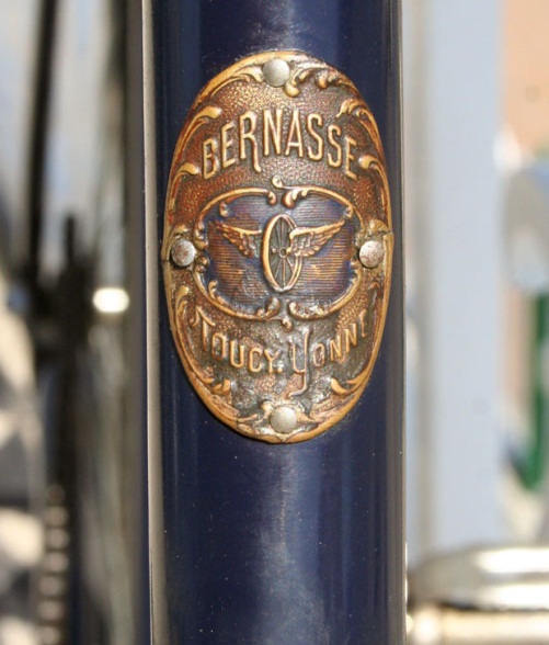At Auction: Vélo de course des années 1910-1915. Plaquette Alcyon